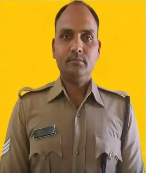 पुलिस ने आरोपी कॉन्स्टेबल अभिदेश कुमार सिंह को गिरफ़्तार कर लिया है।