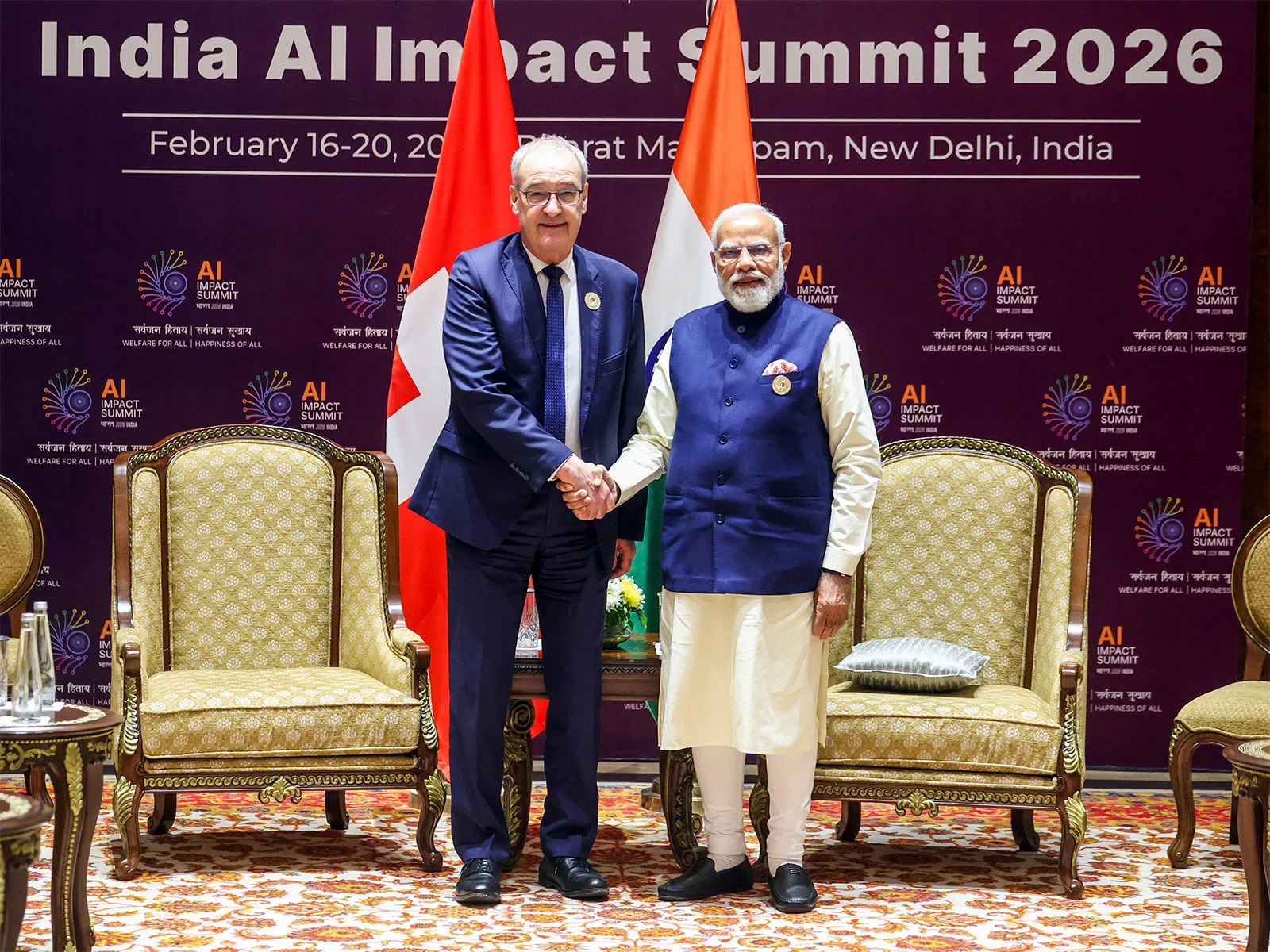 प्रधानमंत्री मोदी स्विस राष्ट्रपति गाइ पार्मेलिन के साथ