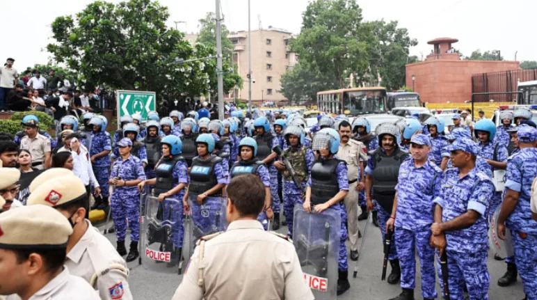 जुलाई में CJP के प्रदर्शन के दौरान RAF और दिल्ली पुलिस के जवान। Image Credit - ANI