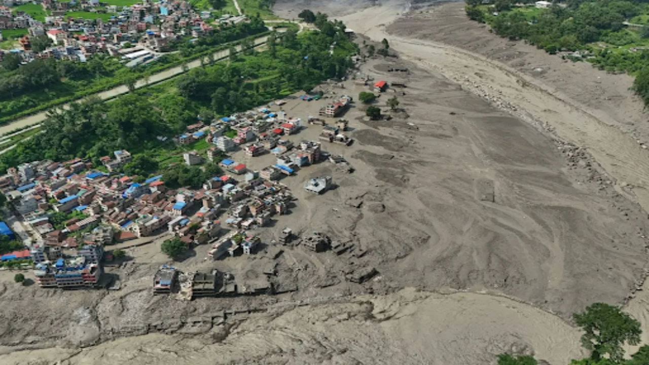 26 अगस्त के आसपास चीन के तिब्बत क्षेत्र से लगी सीमा के पास शुरू हुई बाढ़ का असर भोटेकोशी नदी और आसपास के इलाकों में पड़ा था।