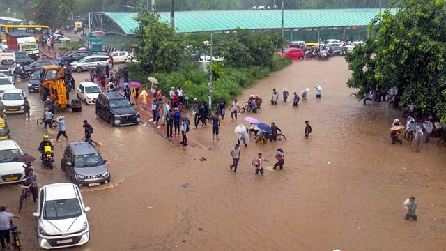 gurugram roads flooded after rain