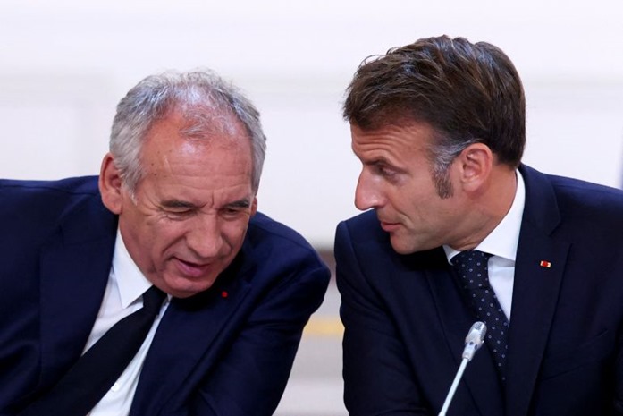 Political crisis deepens in France