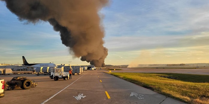 cargo plane crash in louisville usa