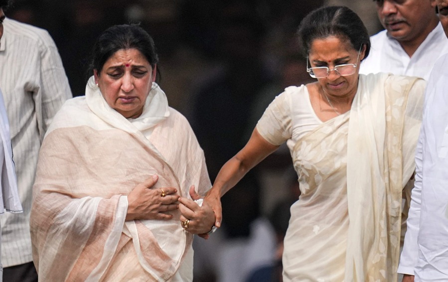 Maharashtra first woman Deputy CM Sunetra Pawar