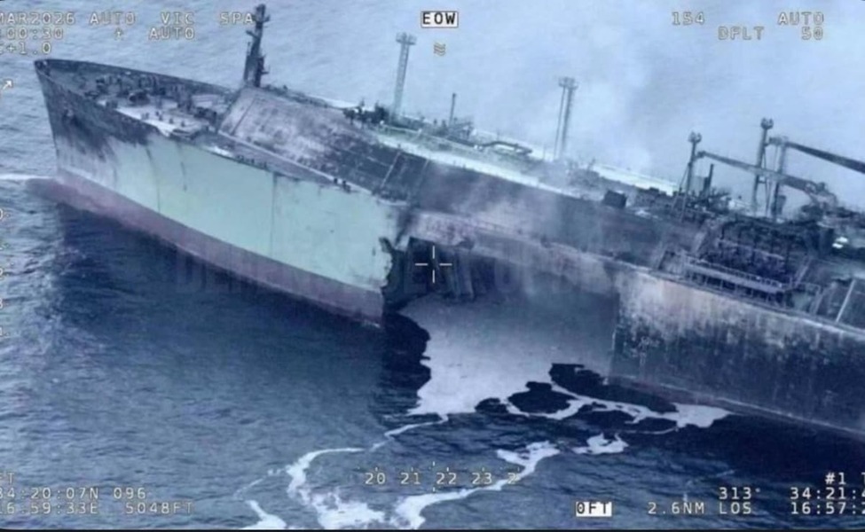 Iranian warship sinks Indian Ocean