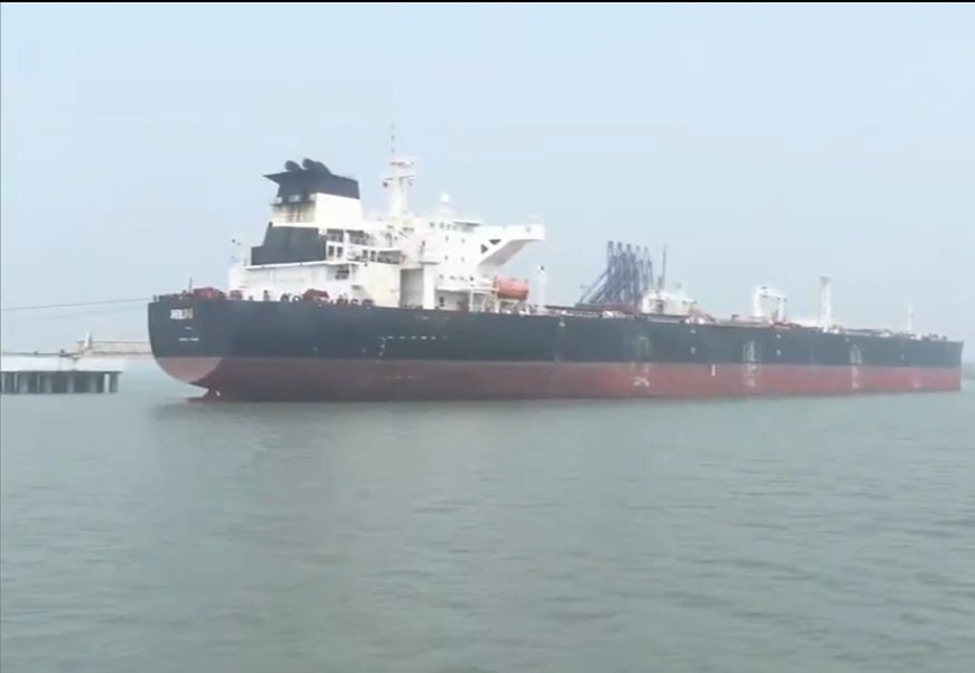 Oil crosses Hormuz to reach Mumbai
