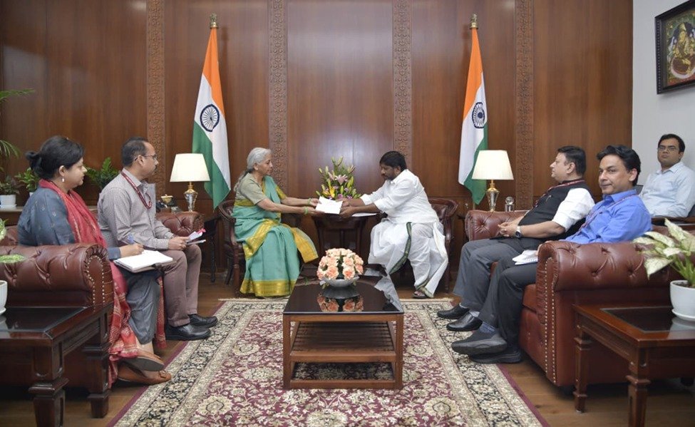 Bhatti Vikramarka reached Delhi to seek additional aid of ₹5000 crore